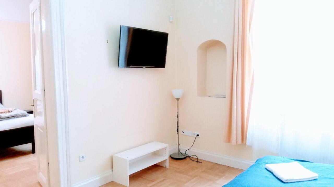 Historic Centre-Spacious Apartment Praga Esterno foto